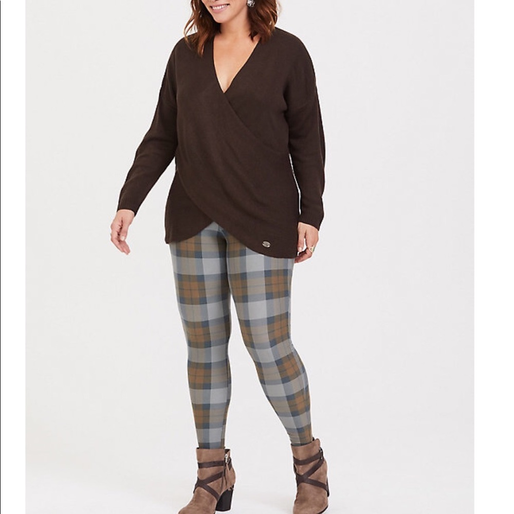 NWT torrid size 4 outlander leggings